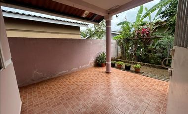 SE VENDE CASA EN ARRAIJAN URB. EL EDEN CON 3 HABITACIONES Y PATIO