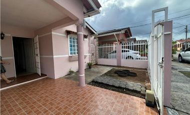 SE VENDE CASA EN ARRAIJAN URB. EL EDEN CON 3 HABITACIONES Y PATIO