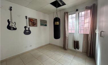 SE VENDE CASA EN ARRAIJAN URB. EL EDEN CON 3 HABITACIONES Y PATIO