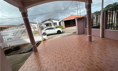 SE VENDE CASA EN ARRAIJAN URB. EL EDEN CON 3 HABITACIONES Y PATIO