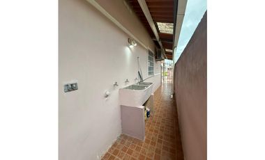SE VENDE CASA EN ARRAIJAN URB. EL EDEN CON 3 HABITACIONES Y PATIO