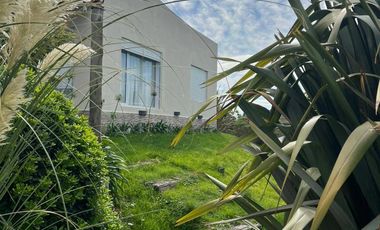 Casa en venta c/ cochera en Balneario Pehuen Co