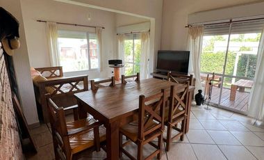 Casa en venta c/ cochera en Balneario Pehuen Co
