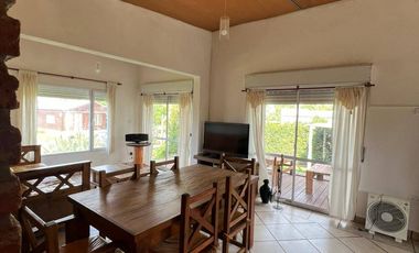 Casa en venta c/ cochera en Balneario Pehuen Co