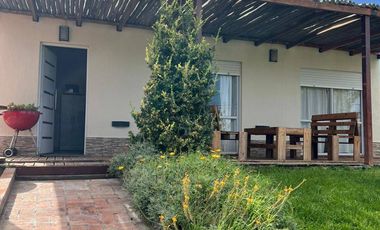 Casa en venta c/ cochera en Balneario Pehuen Co