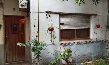 VENTA CASA 7 AMBIENTES. SARANDÍ. TERRAZA Y JARDIN