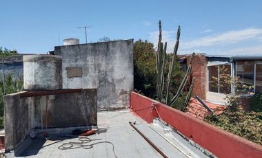 VENTA CASA 7 AMBIENTES. SARANDÍ. TERRAZA Y JARDIN