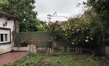 VENTA CASA 7 AMBIENTES. SARANDÍ. TERRAZA Y JARDIN