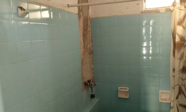 VENTA CASA 7 AMBIENTES. SARANDÍ. TERRAZA Y JARDIN