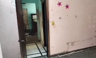 VENTA CASA 7 AMBIENTES. SARANDÍ. TERRAZA Y JARDIN