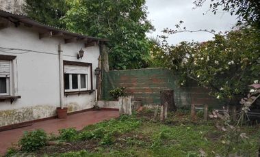 VENTA CASA 7 AMBIENTES. SARANDÍ. TERRAZA Y JARDIN