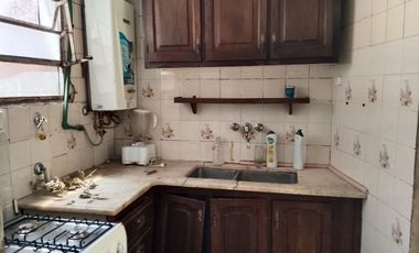 VENTA CASA 7 AMBIENTES. SARANDÍ. TERRAZA Y JARDIN