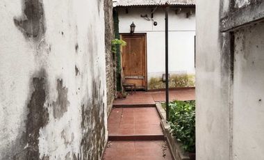 VENTA CASA 7 AMBIENTES. SARANDÍ. TERRAZA Y JARDIN