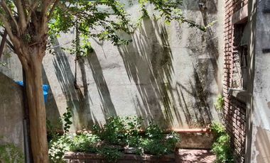 VENTA CASA 7 AMBIENTES. SARANDÍ. TERRAZA Y JARDIN