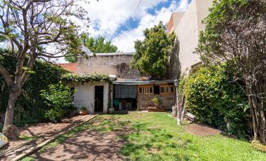 CASA EN VENTA GRANADERO BAIGORRIA 2 DORMITORIOS