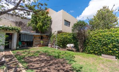 CASA EN VENTA GRANADERO BAIGORRIA 2 DORMITORIOS