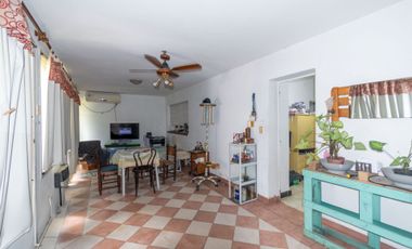 CASA EN VENTA GRANADERO BAIGORRIA 2 DORMITORIOS