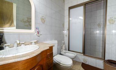 CASA EN VENTA GRANADERO BAIGORRIA 2 DORMITORIOS