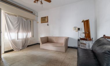 CASA EN VENTA GRANADERO BAIGORRIA 2 DORMITORIOS