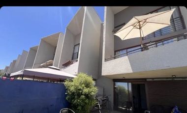 CASA DE TRES PISO CONDOMINIO CASATERRA VALLE LO CAMPINO