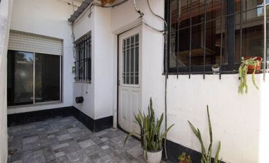 PH de 3 ambientes al fondo- San Martin Centro