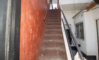 PH de 3 ambientes al fondo- San Martin Centro