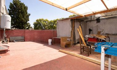 PH de 3 ambientes al fondo- San Martin Centro