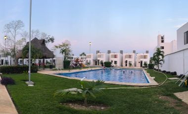 Casa en Fraccionamiento Privado, Piscina grande en Mérida