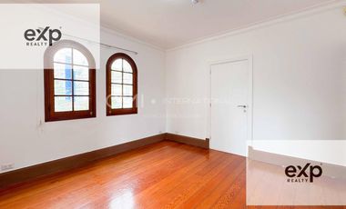 Alquiler de casa 10 ambientes para negocio en Miraflores