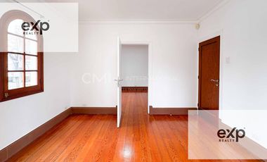 Alquiler de casa 10 ambientes para negocio en Miraflores