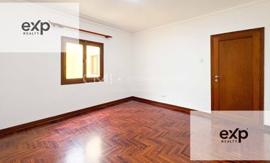 Alquiler de casa 10 ambientes para negocio en Miraflores