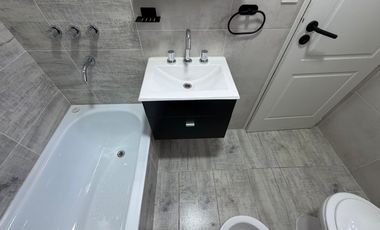 A ESTRENAR - MONOAMBIENTE AL FRENTE CON BALCON