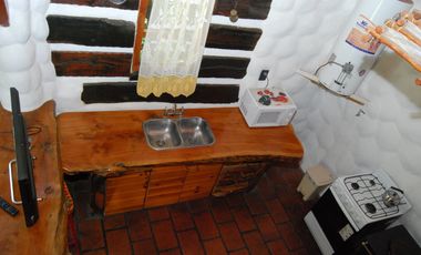 ALQUILER DE CABAÑAS TRONCOPIEDRA EN HUERTA GRANDE, CORDOBA, ARGENTINA