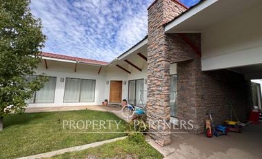 Linda casa familiar en loteo Los Cipreses