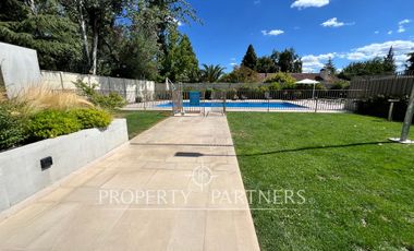 Moderno departamento con exclusivo jardín