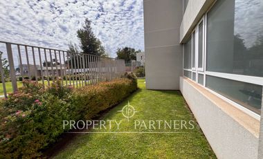 Moderno departamento con exclusivo jardín
