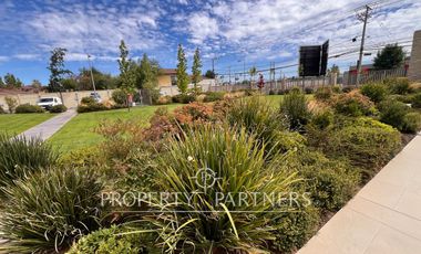 Moderno departamento con exclusivo jardín