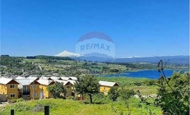 ¡Terreno con Vista Panorámica al Lago!