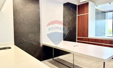 ARRIENDO Oficina Av. Chicureo 2 Ambientes