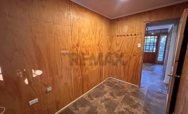 Se vende renovada y céntrica casa en Olmué