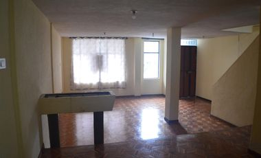 Venta Casa independiente frente a parque – Carapungo