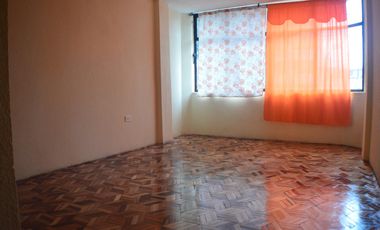 Venta Casa independiente frente a parque – Carapungo