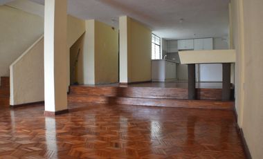 Venta Casa independiente frente a parque – Carapungo