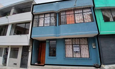 Venta Casa independiente frente a parque – Carapungo