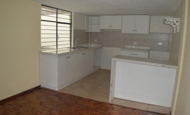 Venta Casa independiente frente a parque – Carapungo