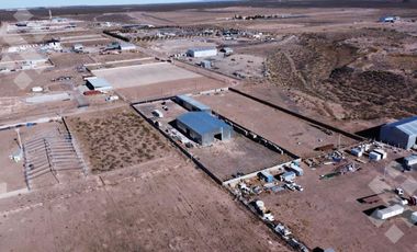 Alquiler base industrial con galpones