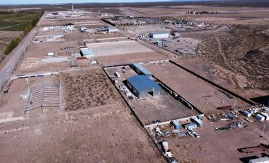 Alquiler base industrial con galpones