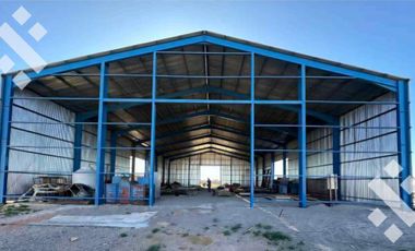 Alquiler base industrial con galpones