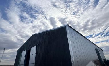Alquiler base industrial con galpones