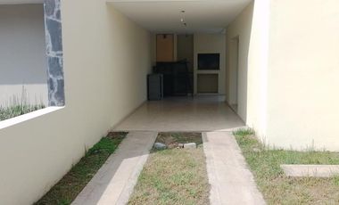 Duplex de 3 dormitorios -  B° cerrado Camino del Vuelo